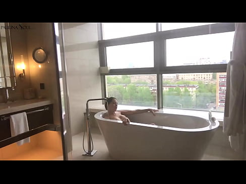 ❤️ Kæmpe babe ondt i sin fisse på badeværelset ️❌ Anal video at da.gayasianporn.ru ❌️